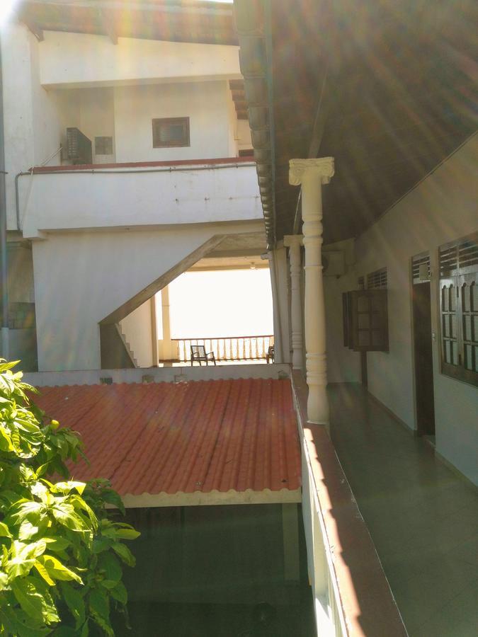 Sunnys Beach Guest House Hikkaduwa Exterior foto