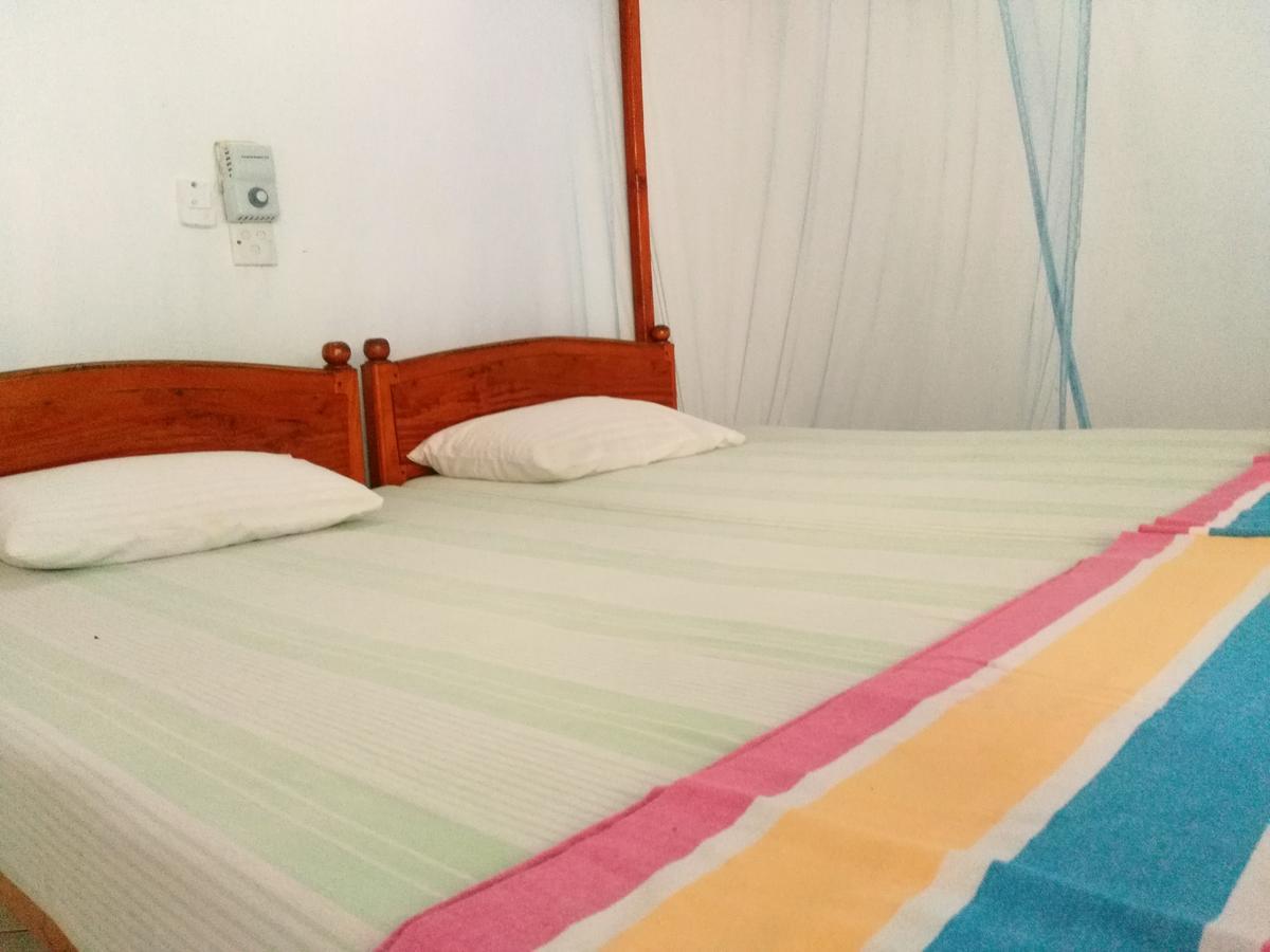 Sunnys Beach Guest House Hikkaduwa Exterior foto